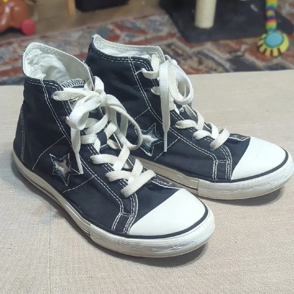 vintage 2004 Converse One Star Junior hi‎ top sneakers